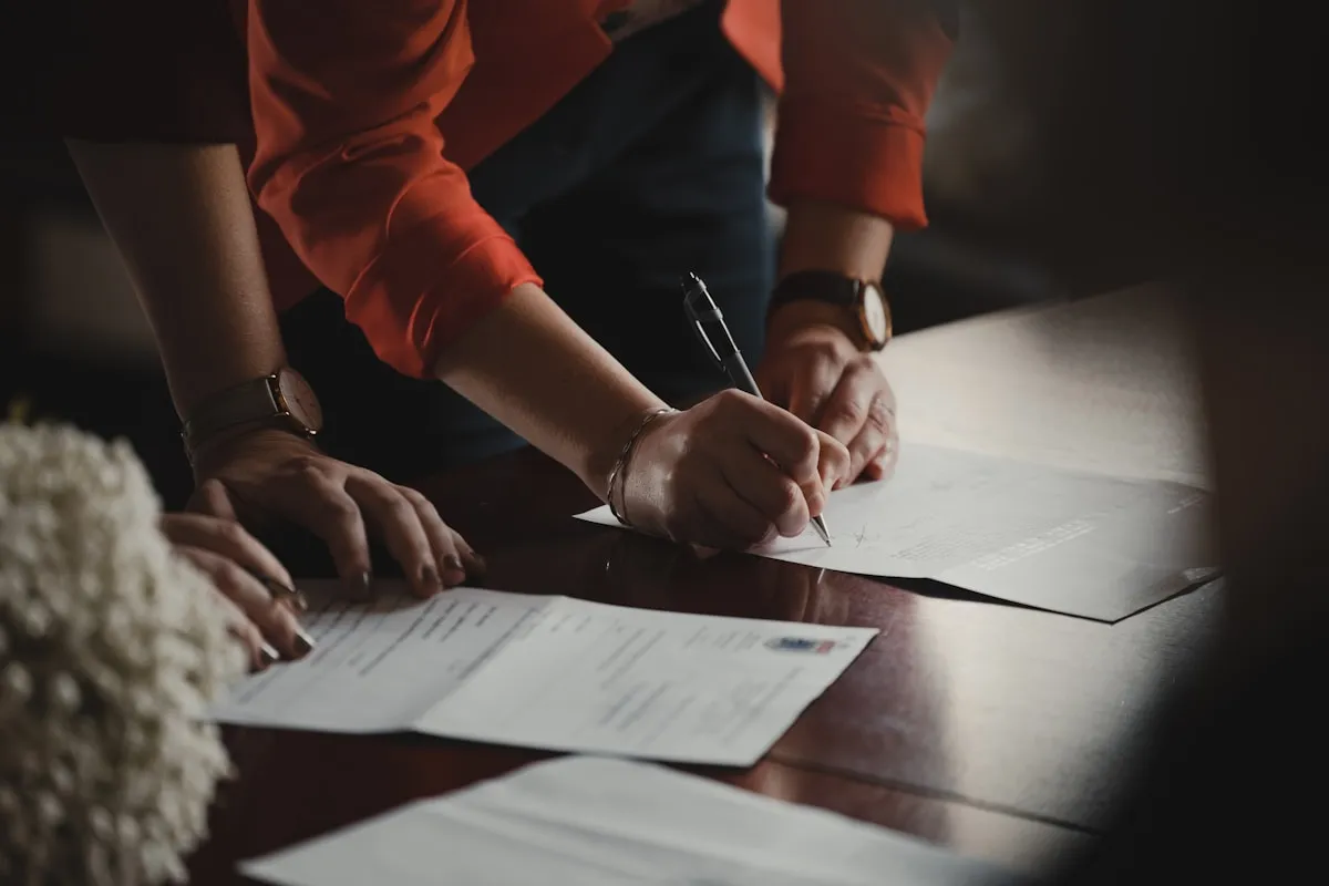 Person signing inheritance advance documents